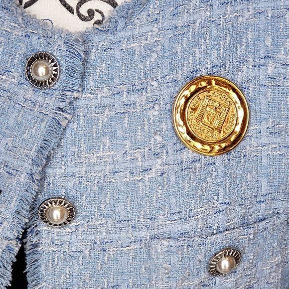 Chanel 24k Gold Plated Vintage Parisian Brooch - Picture 4 of 6